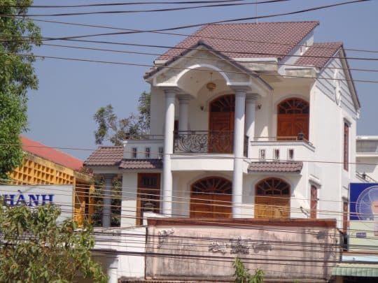 Biệt Thự Gia Đình Anh Sỹ – Hắc Dịch