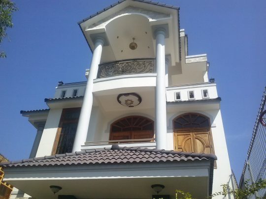 Biệt Thự Gia Đình Anh Sỹ – Hắc Dịch 5