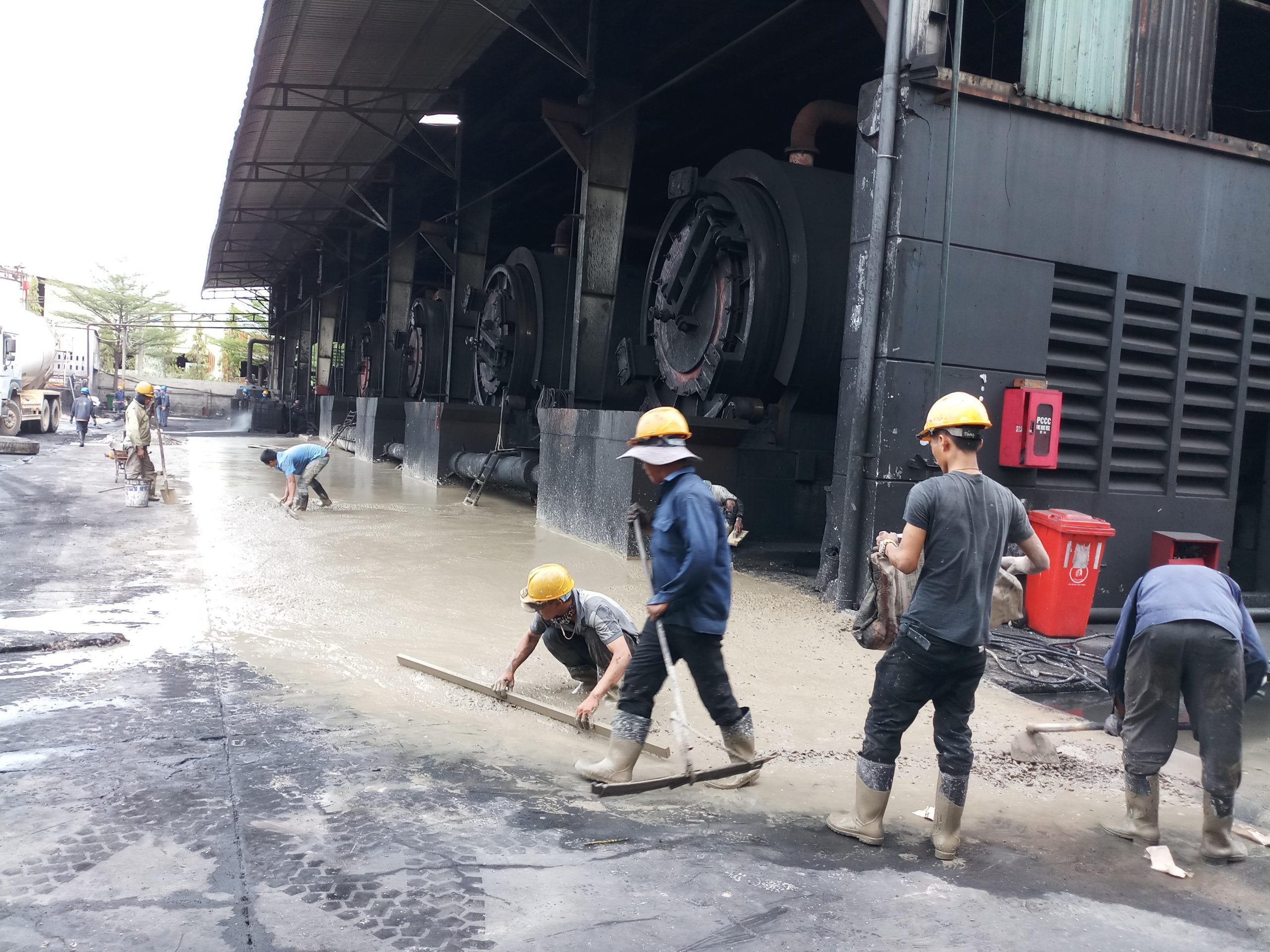 Sửa Chữa Mái Tôn, Nền Bê Tông – Công Ty DVA – Tóc Tiên 7