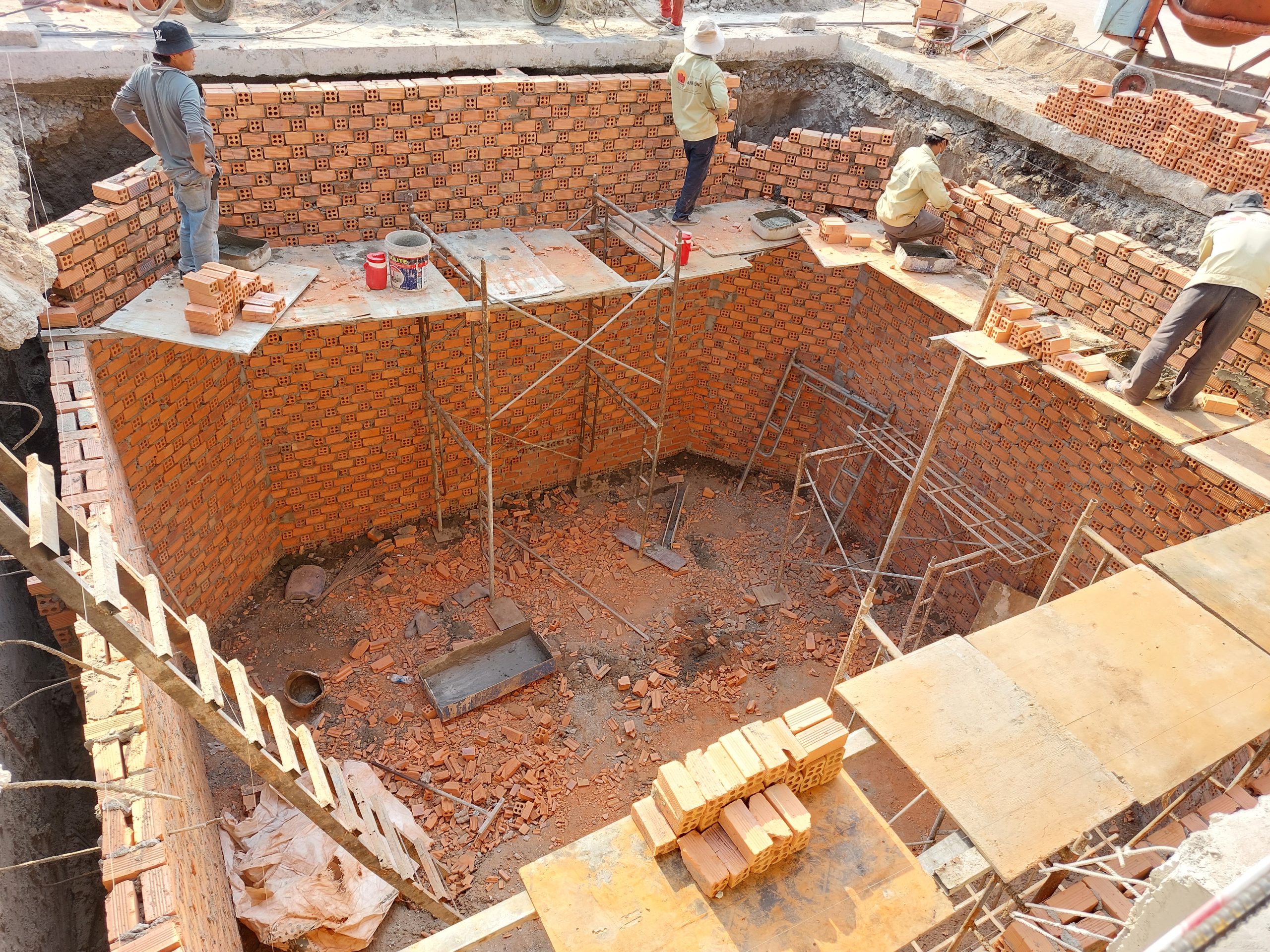 Bể Khuấy Bùn Công Nghiệp 80 Tấn – Taicera 3